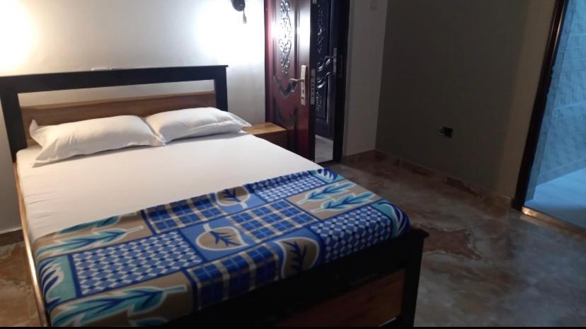 Baffour Studio Kumasi Extérieur photo